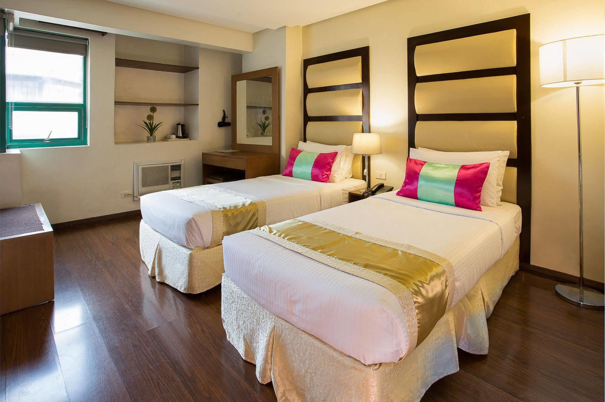 Vieve Hotel Манила Экстерьер фото